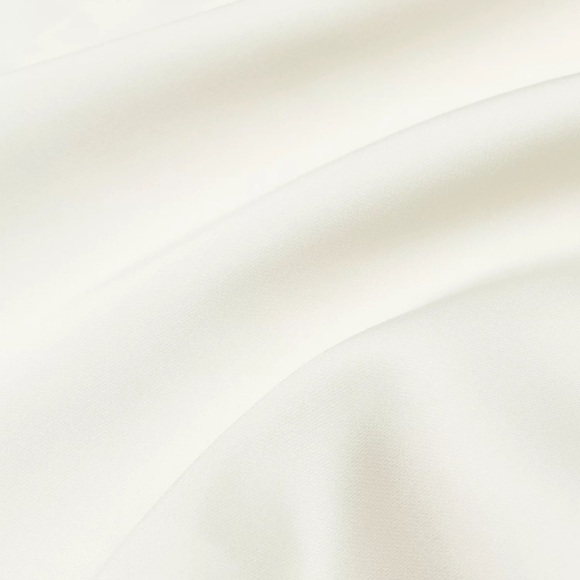 Aritzia | Sunday Best Shimmer Satin Camisole - Picture 7 of 9